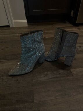 Sparkle Pointed-Toe MADDEN GIRL (7.5) Women's Ankle Boots - Silver